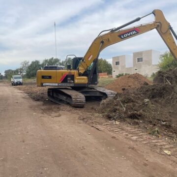 Desde el Municipio realizan liempieza en un sector de 25 de Mayo