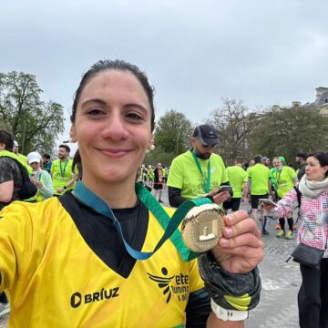 Soledad Landaburu, la veintincinqueña que participó en la Maratón de París y que agradece el aliento de la gente