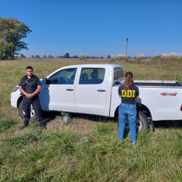 Riestra: Recuperan camioneta robada en la entrada de Roque Pérez