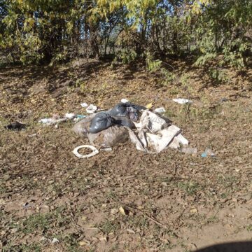 Otra vez sopa: Arrojan basura en camino que va desde Barrio La Lomita a Ruta 46