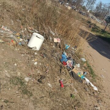 La misma historia de siempre: Nuevamente arrojan basura en Barrio La Lomita