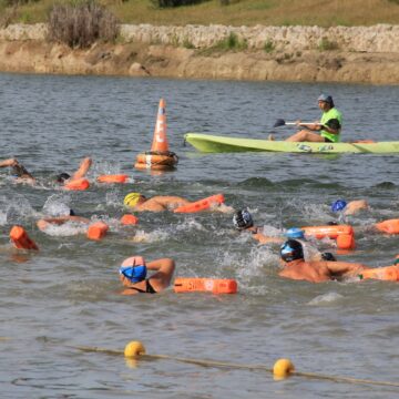 Lagos del Rocío, un lugar a pocas horas de 25 de Mayo, tuvo su fecha de Natación en Aguas Frías