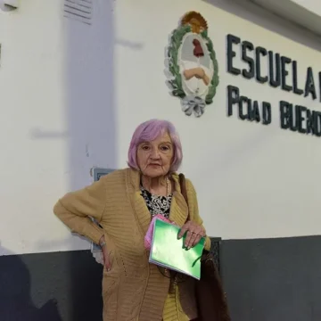 Tiene 101 años y logró retomar los estudios secundarios