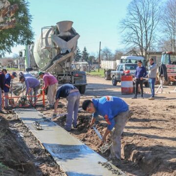 Avanzan las obras de cordón cuneta en Avenida 1