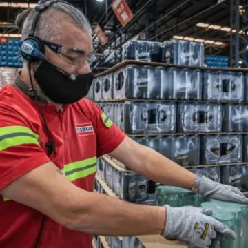 Massa y su domingo de anuncios: $60.000 para trabajadores privados y estatales