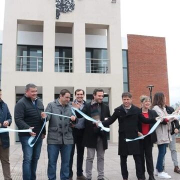 Kicillof visitó 25 de Mayo e inauguró la Casa de la Provincia junto a Ralinqueo: “Acá estamos haciendo”, dijo el Intendente