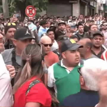 Algo que no debería suceder: Choque entre militantes de UXP y LLA