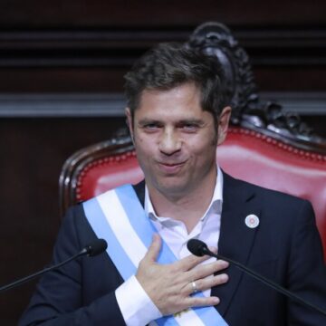 Kicillof asumió su segundo mandato: “Lo que falta no se consigue ni con motosierra ni con ajuste”