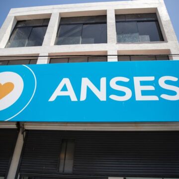 ANSES: quiénes cobran hoy, 12 de diciembre, jubilaciones y pensiones, AUH, AUE, SUAF