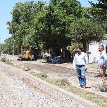 Mejoran y estabilizan calles en 25 de Mayo