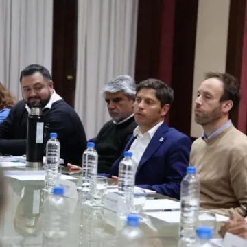 Provincia de Buenos Aires: Gremios piden reducir horas a docentes y estatales para igualar en paritarias
