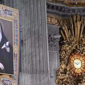 Argentina tiene su primera santa: El Papa Francisco canonizó a Mamá Antula en el Vaticano