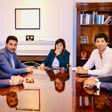 Egüen fue recibido por Patricia Bullrich, hablaron de narcotráfico en distritos de PBA y hubo foto