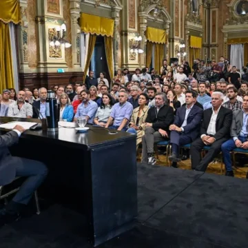 Kicillof irá a la Corte por los recursos que le quitó Milei