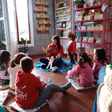 El amor por sobre todas las cosas: “Diseño, letras y Salud: El creativo proyecto de una Pediatra y un Diseñador en Tapalqué”