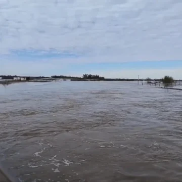 Larrañaga sobre el Río Salado: “hay graves desbordes e inundaciones, con aguas a la altura del puente ferroviario”