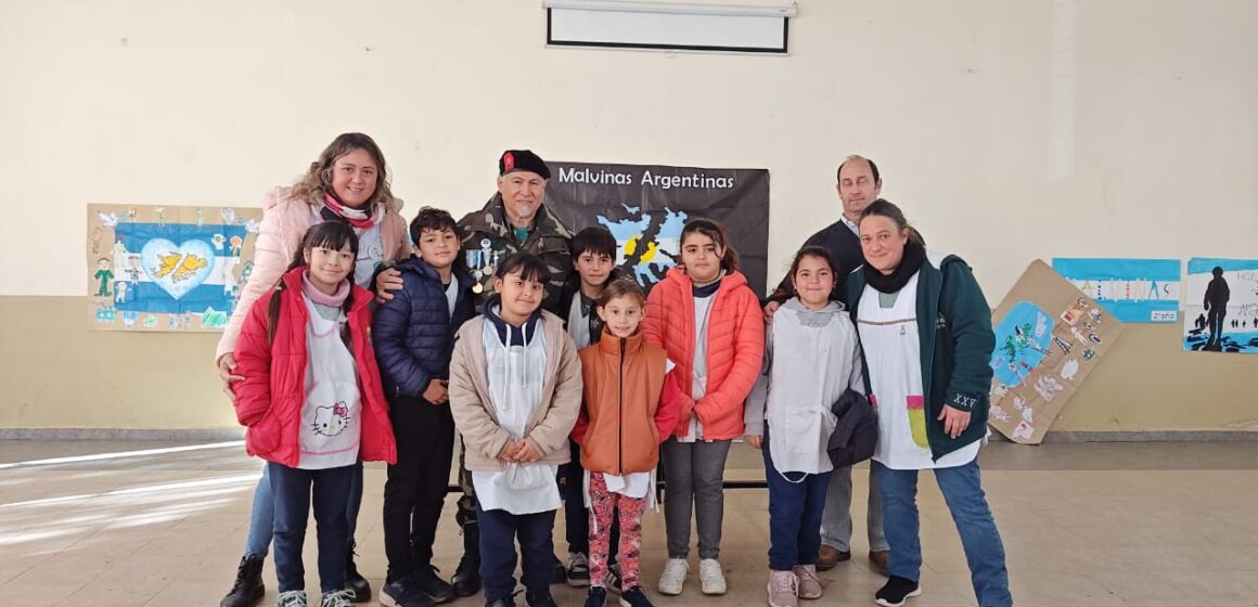 BLOQUE JUNTOS POR EL CAMBIO: Se proyectó el documental “Voces de un regreso – Recuerdos de Malvinas”