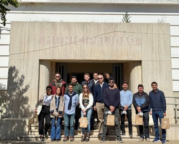 Jóvenes del CIAS visitaron 25 de Mayo y dialogaron con el intendente Egüen