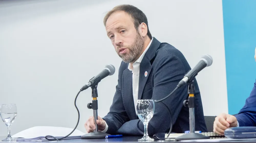 López advirtió que la economía volvió a la recesión y cuestionó la política de Milei