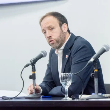 López advirtió que la economía volvió a la recesión y cuestionó la política de Milei