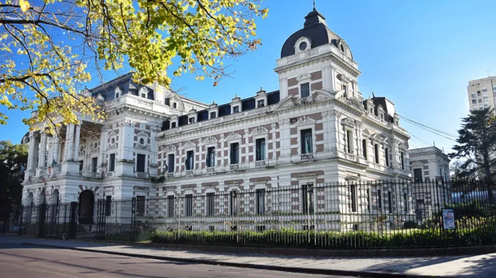 la-sede-la-gobernacion La provincia anunció el cronograma de pagos de octubre para los estatales bonaerenses