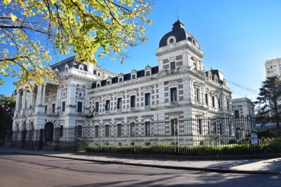 La provincia anunció el cronograma de pagos de octubre para los estatales bonaerenses