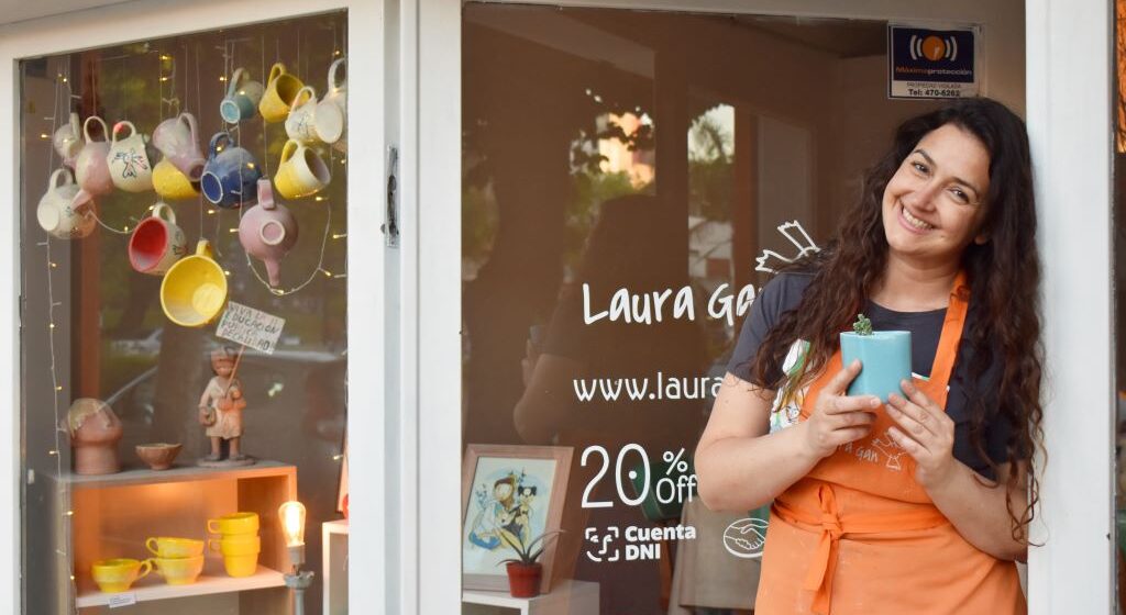 De 25 de Mayo al mundo: la artista que transformó La Plata en un refugio creativo