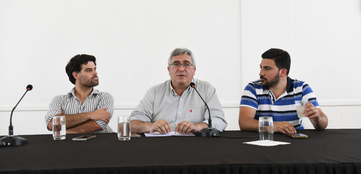 El ministro Javier Rodríguez estuvo en 25 de Mayo dialogando con los productores sobre la asistencia ante las inundaciones
