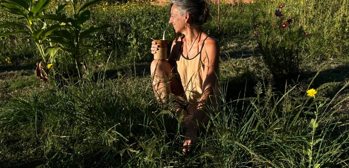 silvina roco portada Silvina Rocco de Sabores del Origen trabajando en su huerta agroecológica en 25 de Mayo". Google Imágenes te va a indexar mucho mejor.