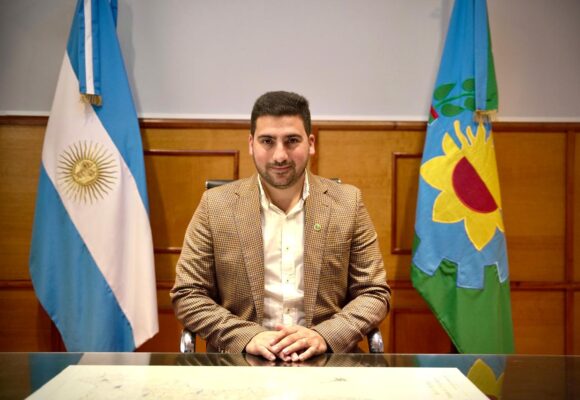 Egüen pide crédito de 985 millones para finalizar la Escuela 8