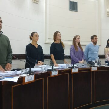 Unanimidad en el recinto: el oficialismo destacó los consensos alcanzados para homenajear a la identidad local