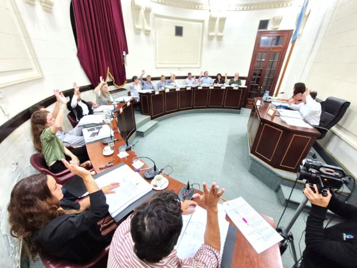 hcd 25 de Mayo leasing El Concejo Deliberante autorizó la compra de maquinaria vial y el oficialismo respaldó la poda con un fallo judicial