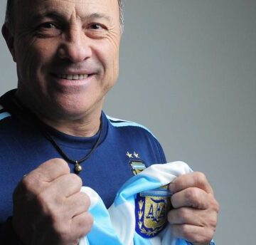 La gloria de México 86 vuelve a Saladillo: homenaje fotográfico al “Vasco” Olarticoechea