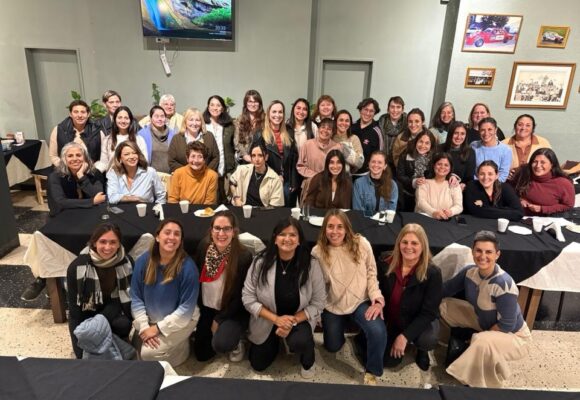 Construcción comunitaria y herramientas de gestión en el taller "Entre Nosotras"