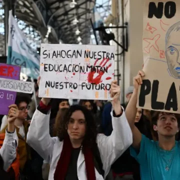 La universidad pública no se discute: Editorial de 25 se informa sobre el ajuste de Milei.