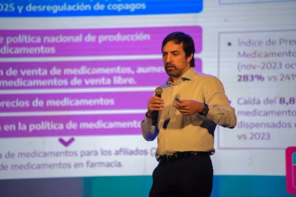 Nueva embestida de Kicillof contra Milei: denuncian un recorte de $63.000 millones en Salud