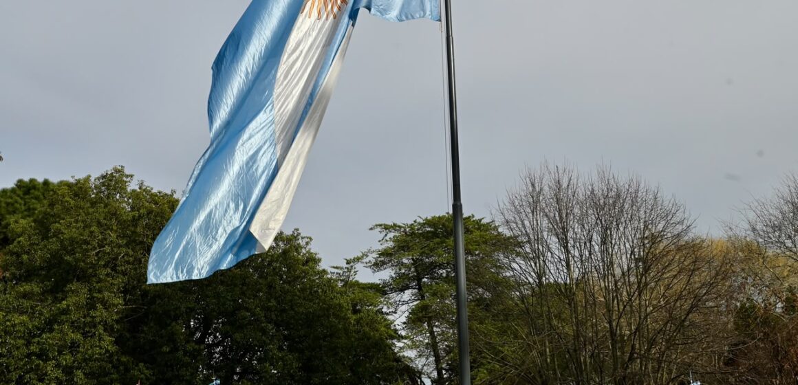 Egüen: “debajo de esta bandera, más allá de pertenencias partidarias, de adscripciones religiosas o de distintas instituciones, todos nos unificamos”