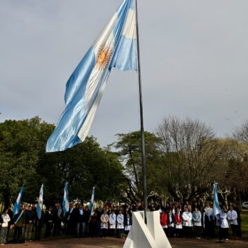 Egüen: “debajo de esta bandera, más allá de pertenencias partidarias, de adscripciones religiosas o de distintas instituciones, todos nos unificamos”