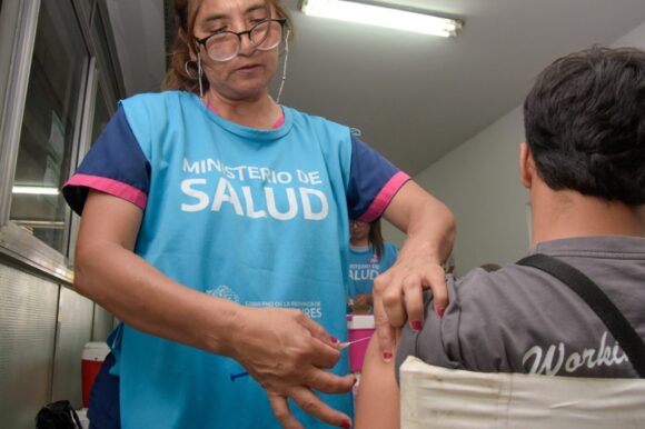 provincia pide vacunas obligatorias para viajeros por riesgo de sarampión