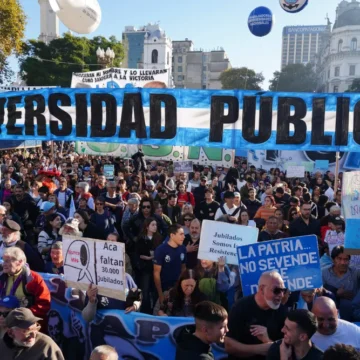 La Corte Suprema dejó firme la cautelar que ordena aplicar los aumentos de la Ley de Financiamiento Universitario