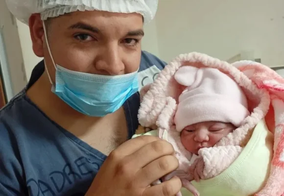 Nació el mismo día que el 10 y se llama Messia