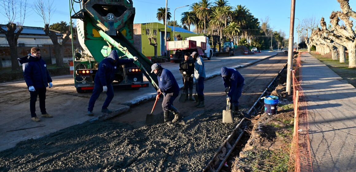 Egüen avanza con el ensanche y hormigonado de la Avenida 1, entre 27 y 28
