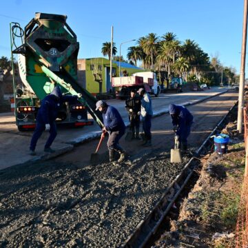 Egüen avanza con el ensanche y hormigonado de la Avenida 1, entre 27 y 28