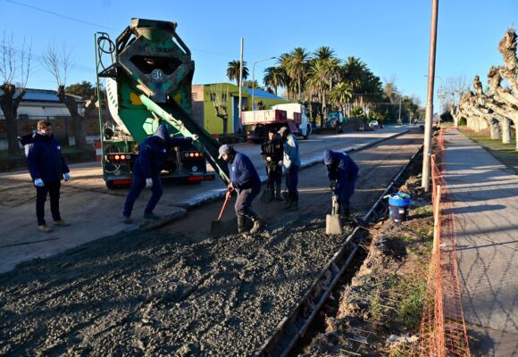 Egüen avanza con el ensanche y hormigonado de la Avenida 1, entre 27 y 28