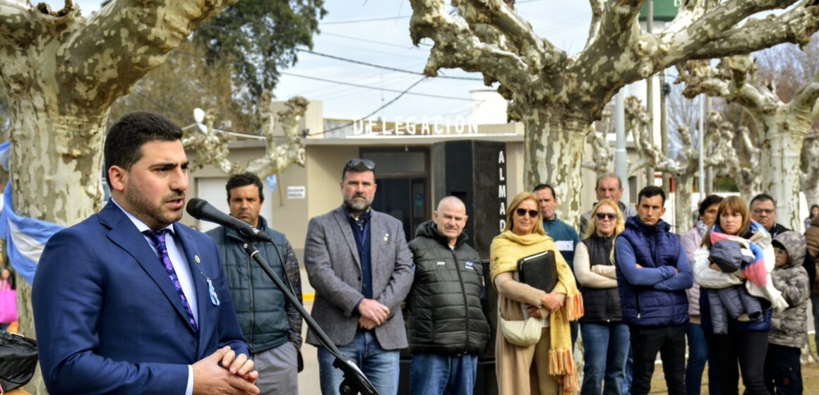 Egüen descentralizó el acto del 9 de julio en pedernales y lanzó duras críticas a la oposición