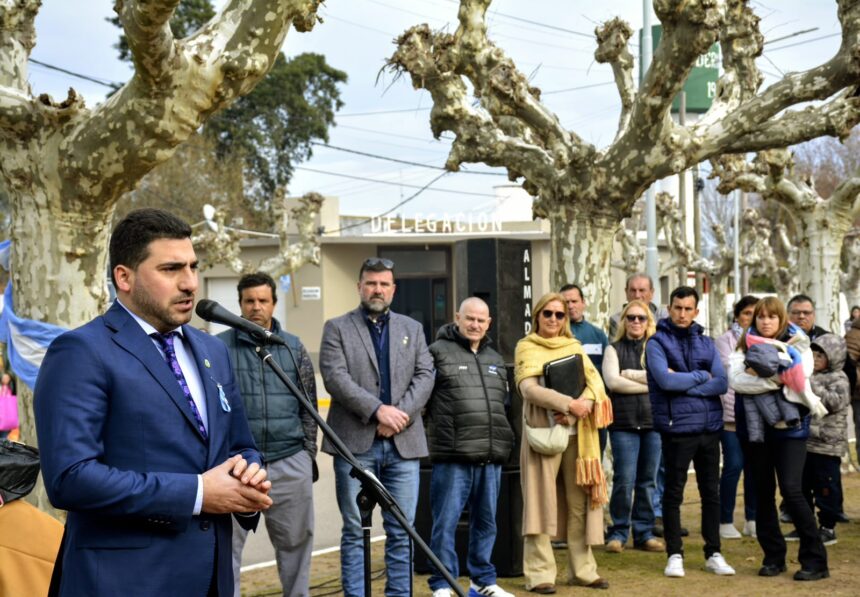 Egüen descentralizó el acto del 9 de julio en pedernales y lanzó duras críticas a la oposición