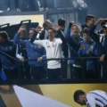 la Selección argentina retornó al país y tuvo una calurosa bienvenida en Ezeiza