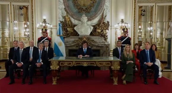 Milei lanzó la campaña en cadena nacional