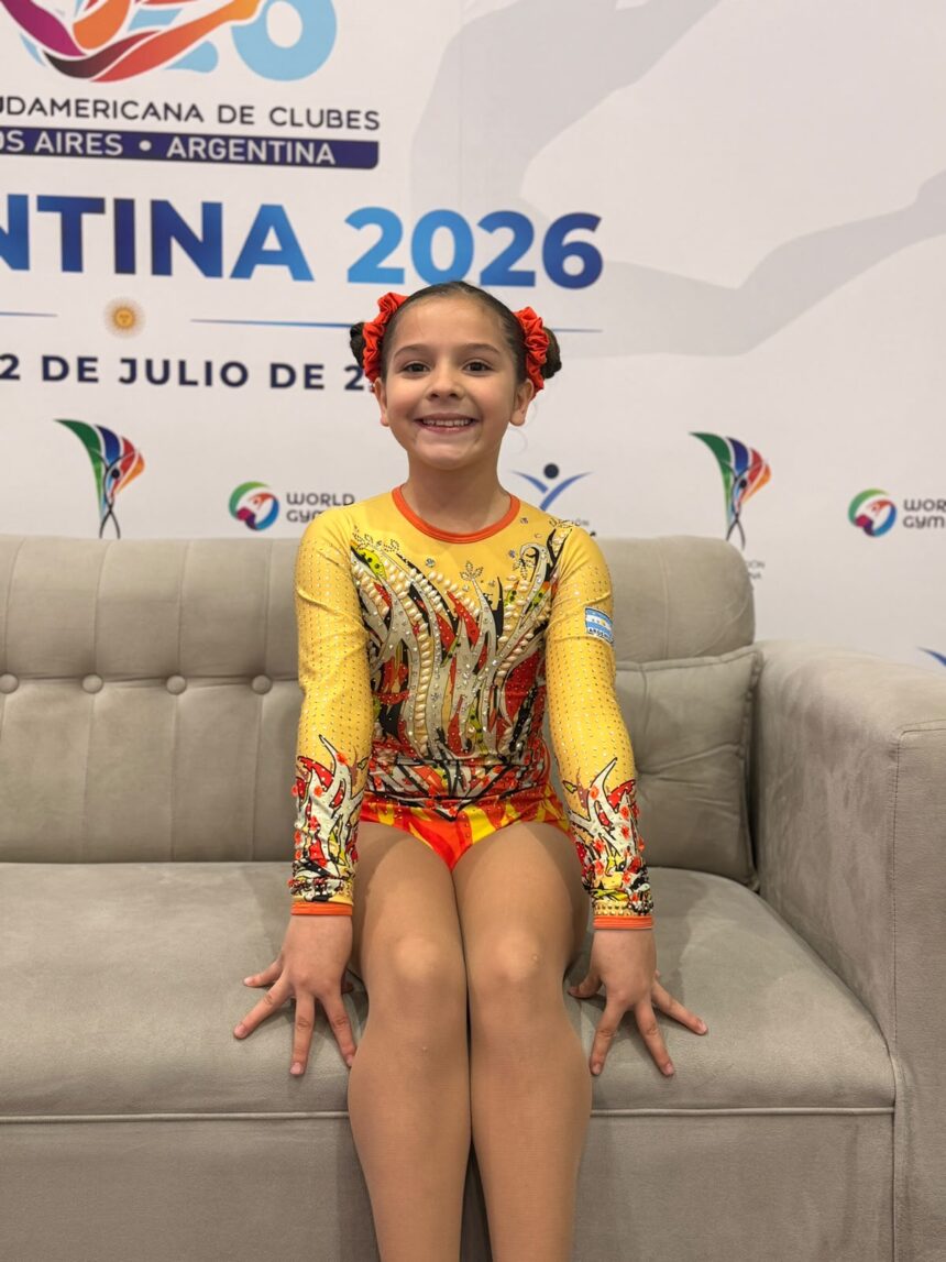 Simona Martínez Meda obtuvo la medalla de plata en el Sudamericano de Gimnasia Aeróbica