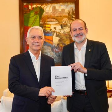 La Plata y Bahía Blanca sellaron un acuerdo estratégico de hermanamiento para potenciar la gestión y el desarrollo regional